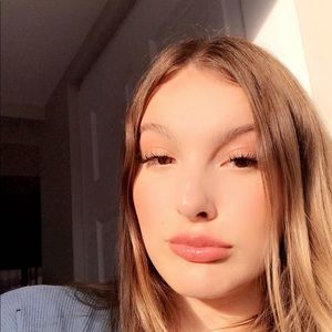 Meet your Posher, Emilie